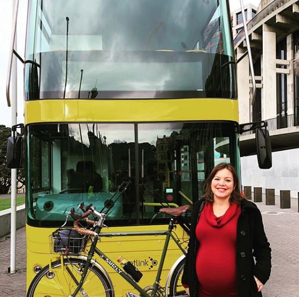 Pergi Kerja, Beli Sarapan NAIK BASIKAL. Sampai Nak 